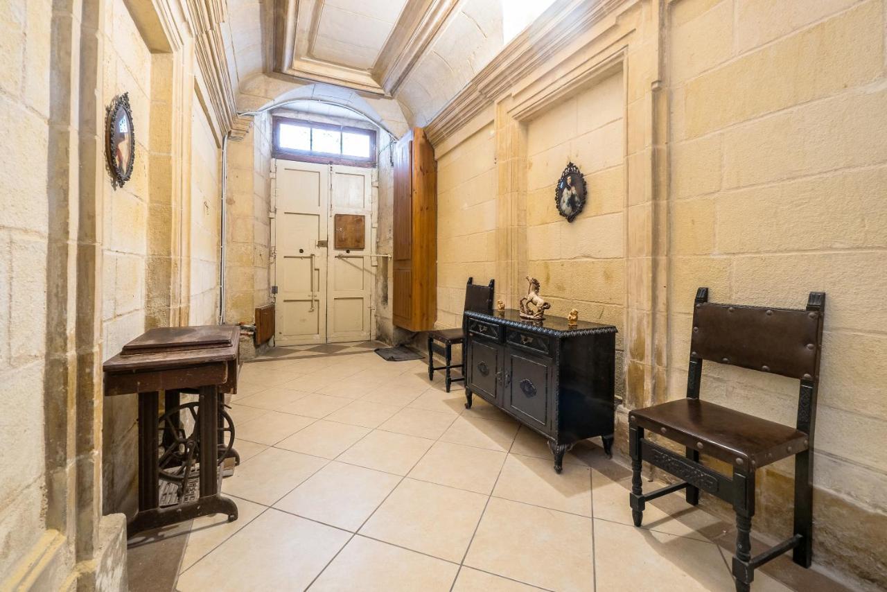 Valletta Main Street Apartment Deluxe Экстерьер фото
