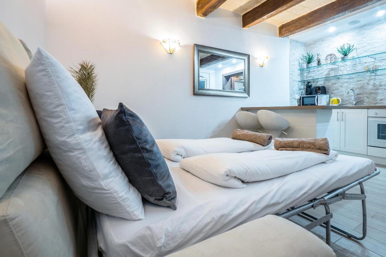 Valletta Main Street Apartment Deluxe Экстерьер фото