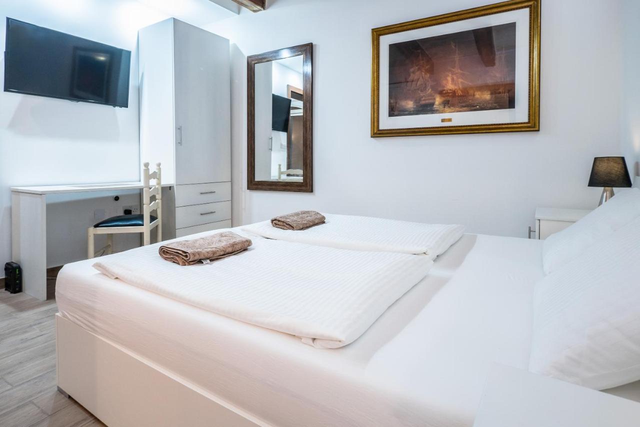 Valletta Main Street Apartment Deluxe Экстерьер фото